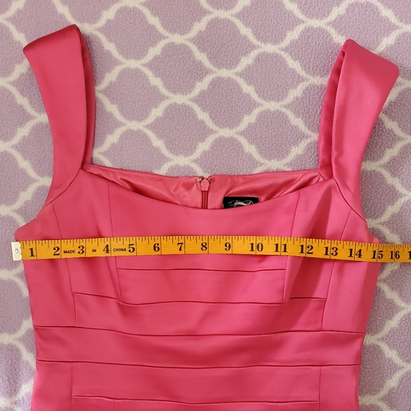 Barbie Pink Dress - Picture 5 of 10